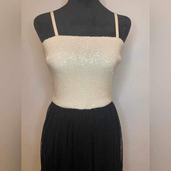 Dress the population KADY tulle sequin dress in cream/black color NWT - Picture 2 of 5